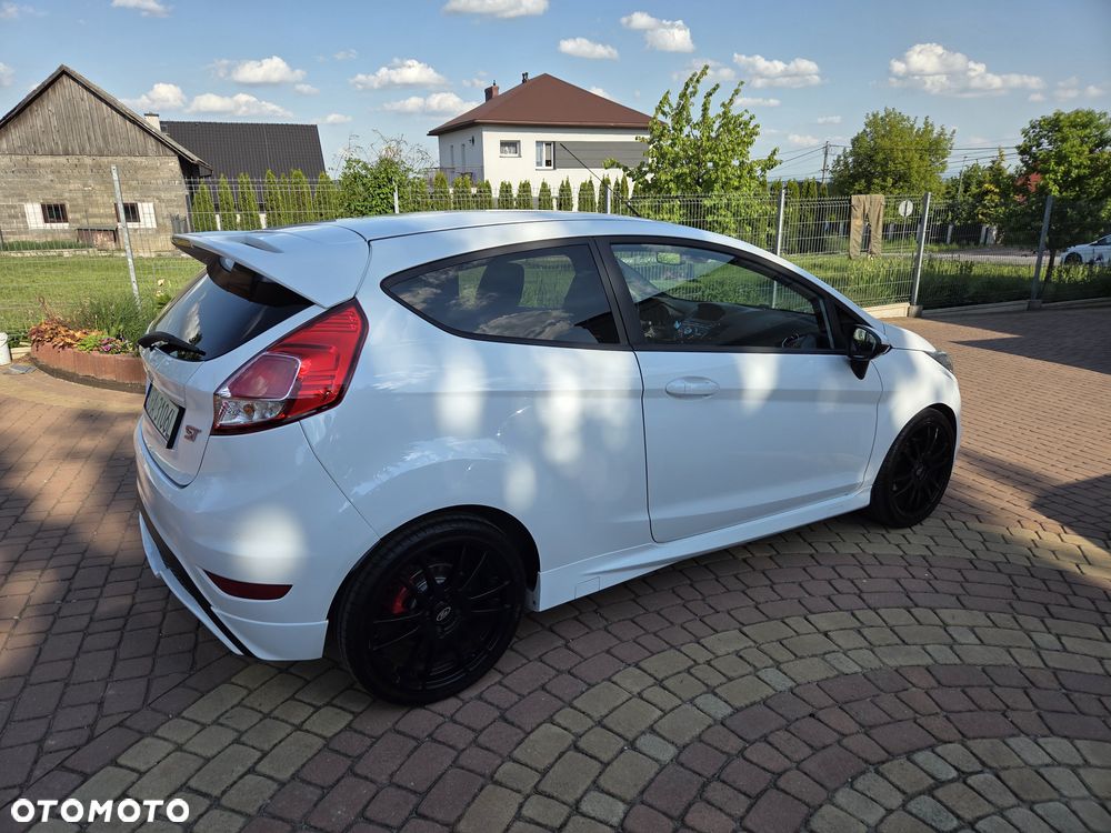 Ford Fiesta ST2 - 4