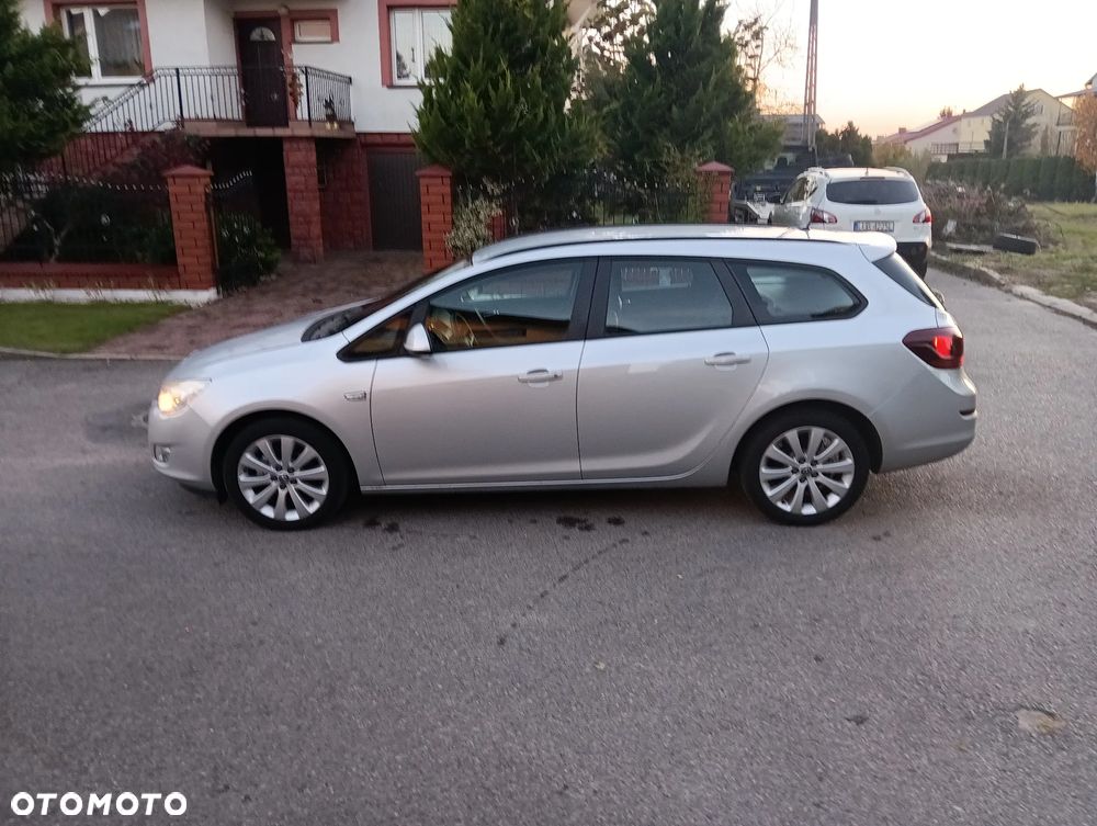 Opel Astra 1.4 EcoFLEX Cosmo - 10