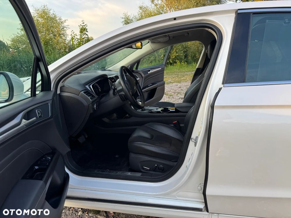 Ford Mondeo 2.0 EcoBoost Titanium - 13
