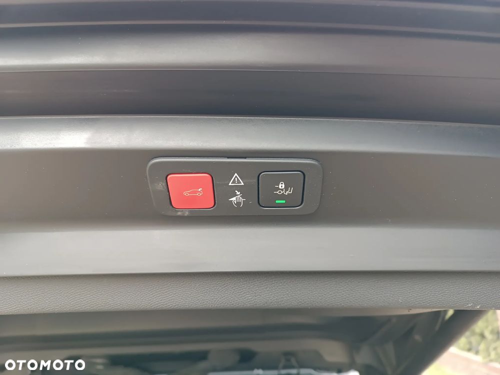 Peugeot 5008 Hybrid 136 e-DSC GT - 14