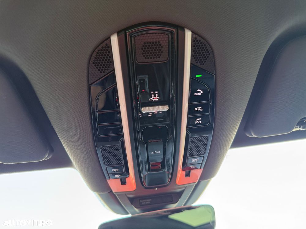 Porsche Cayenne - 23