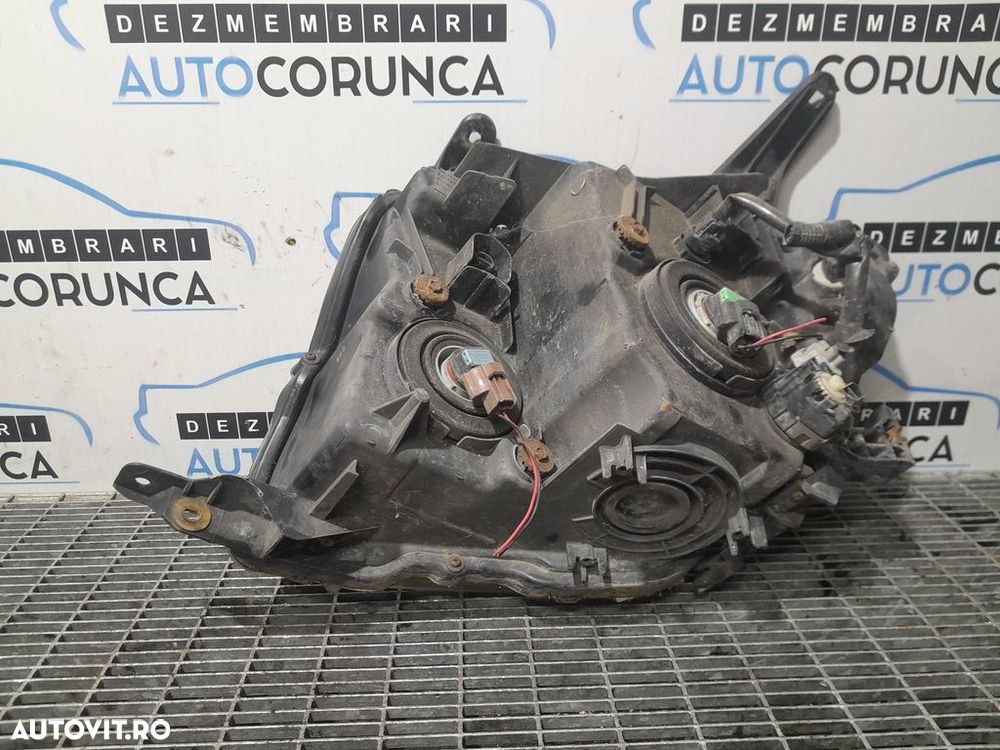 Far Dreapta Mitsubishi Shogun Pajero 2006 - 2011 SUV 4 Usi (1096) Fara xenon 10087872 - 6