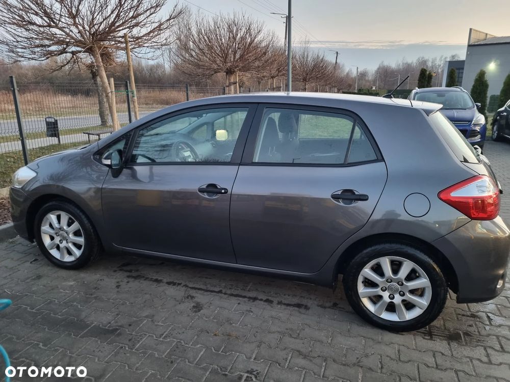Toyota Auris 1.6 2010 - 9