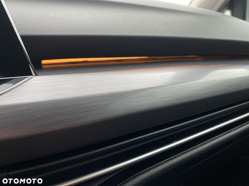 Volkswagen Golf - 34