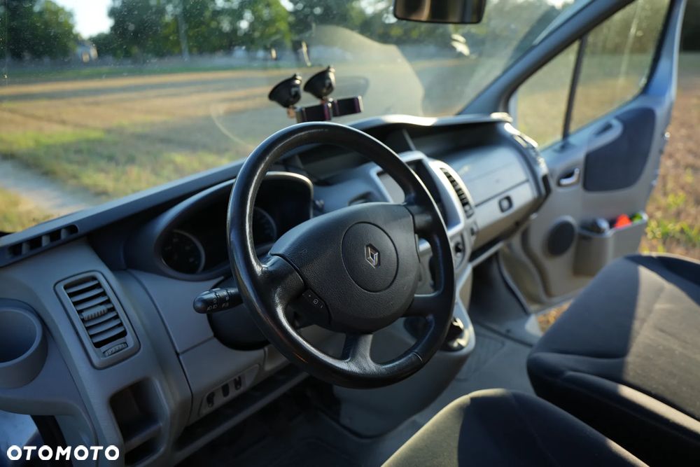 Renault Trafic Grand Passenger Black Edition - 24
