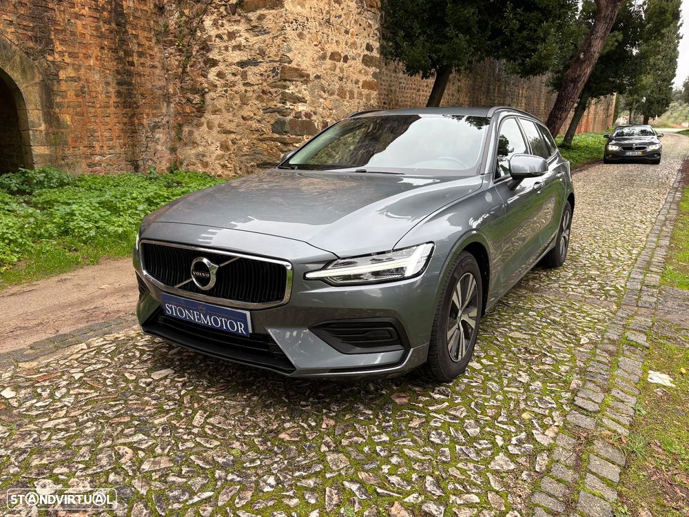 Volvo V60 2.0 D3 Momentum Plus Geartronic - 1