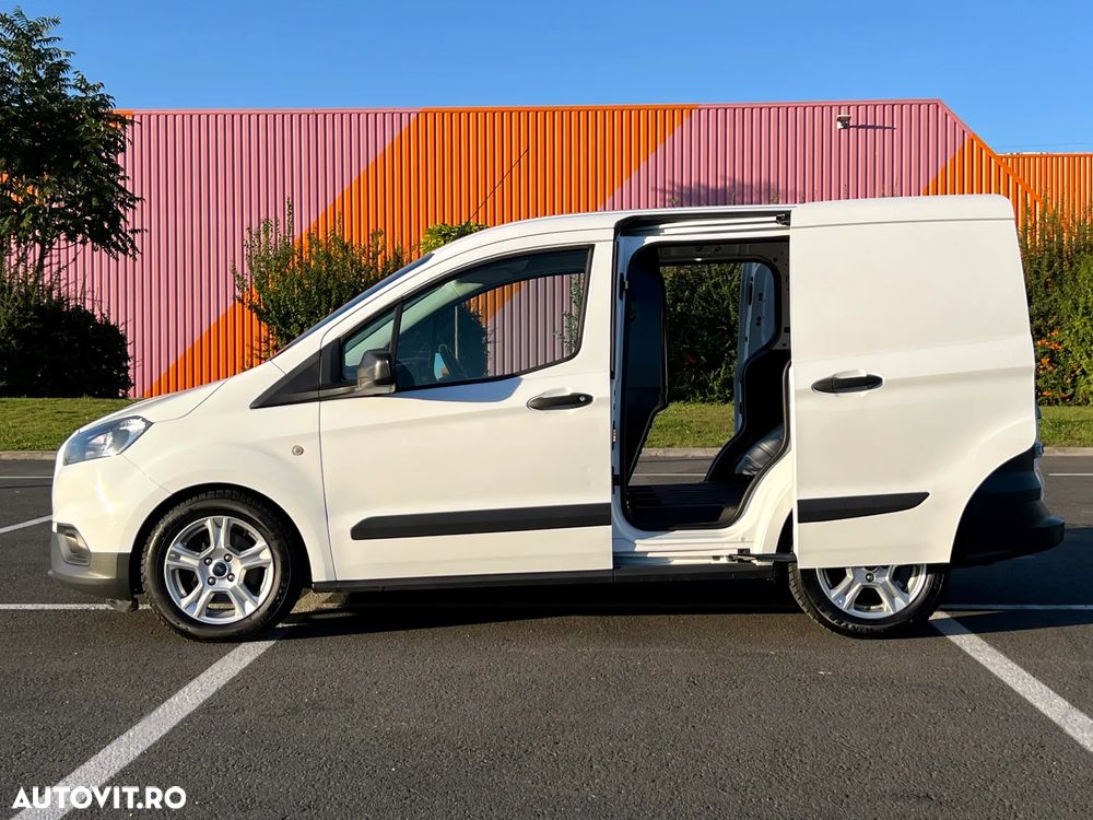 Ford Courier Van - 8