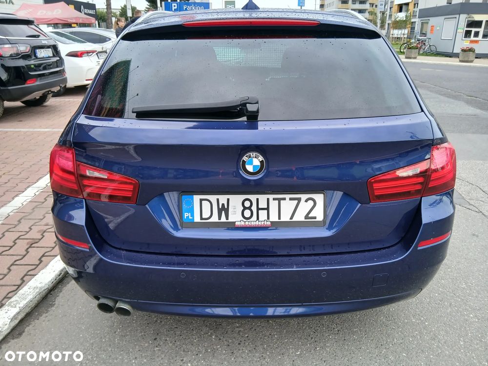 BMW Seria 5 528i xDrive - 9