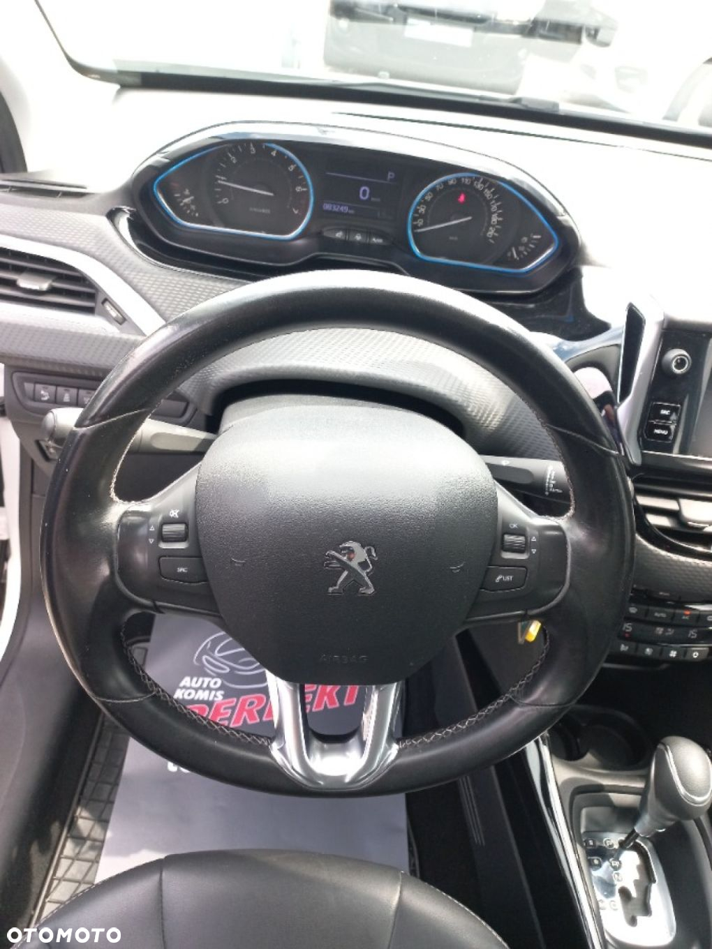 Peugeot 2008 - 11