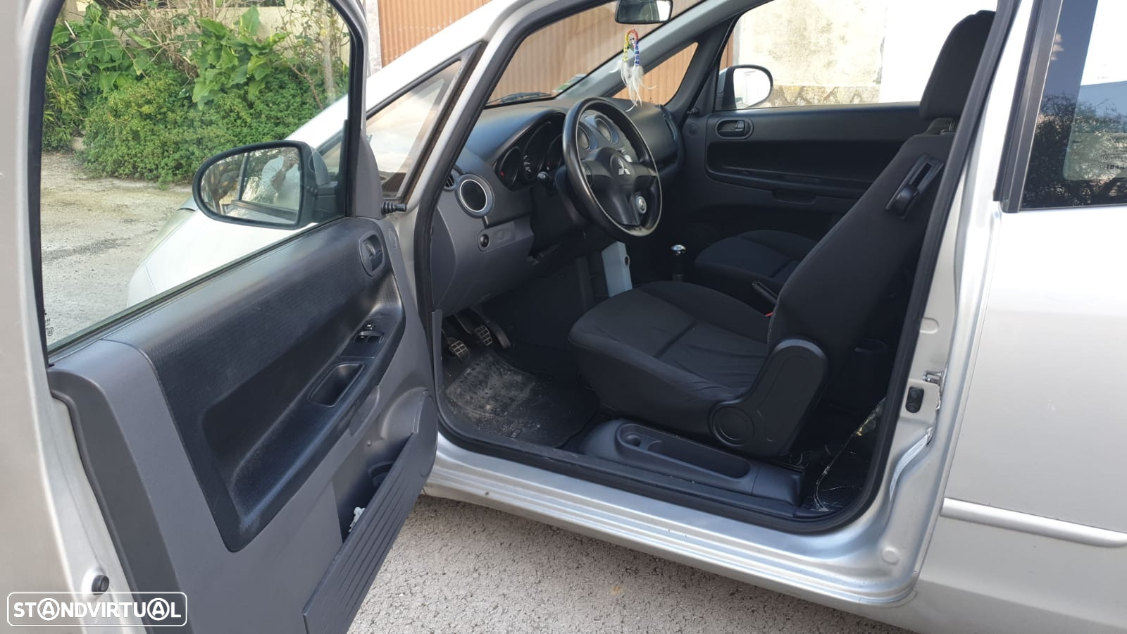 Mitsubishi Colt CZ3 1.5 DI-D Invite - 4