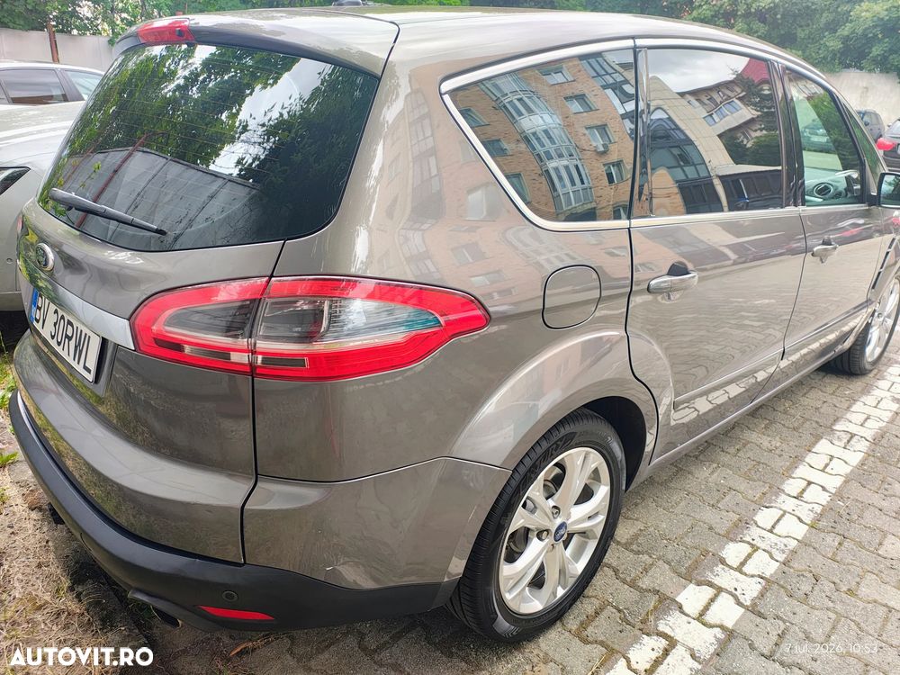 Ford S-Max - 17