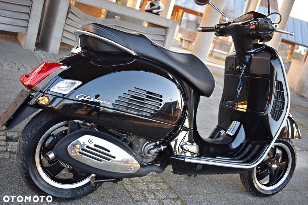 Piaggio Vespa - 3
