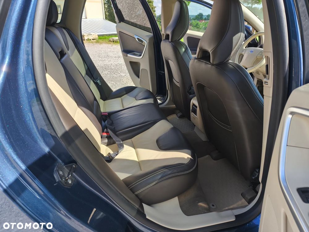 Volvo XC 60 2.4D AWD Summum - 28