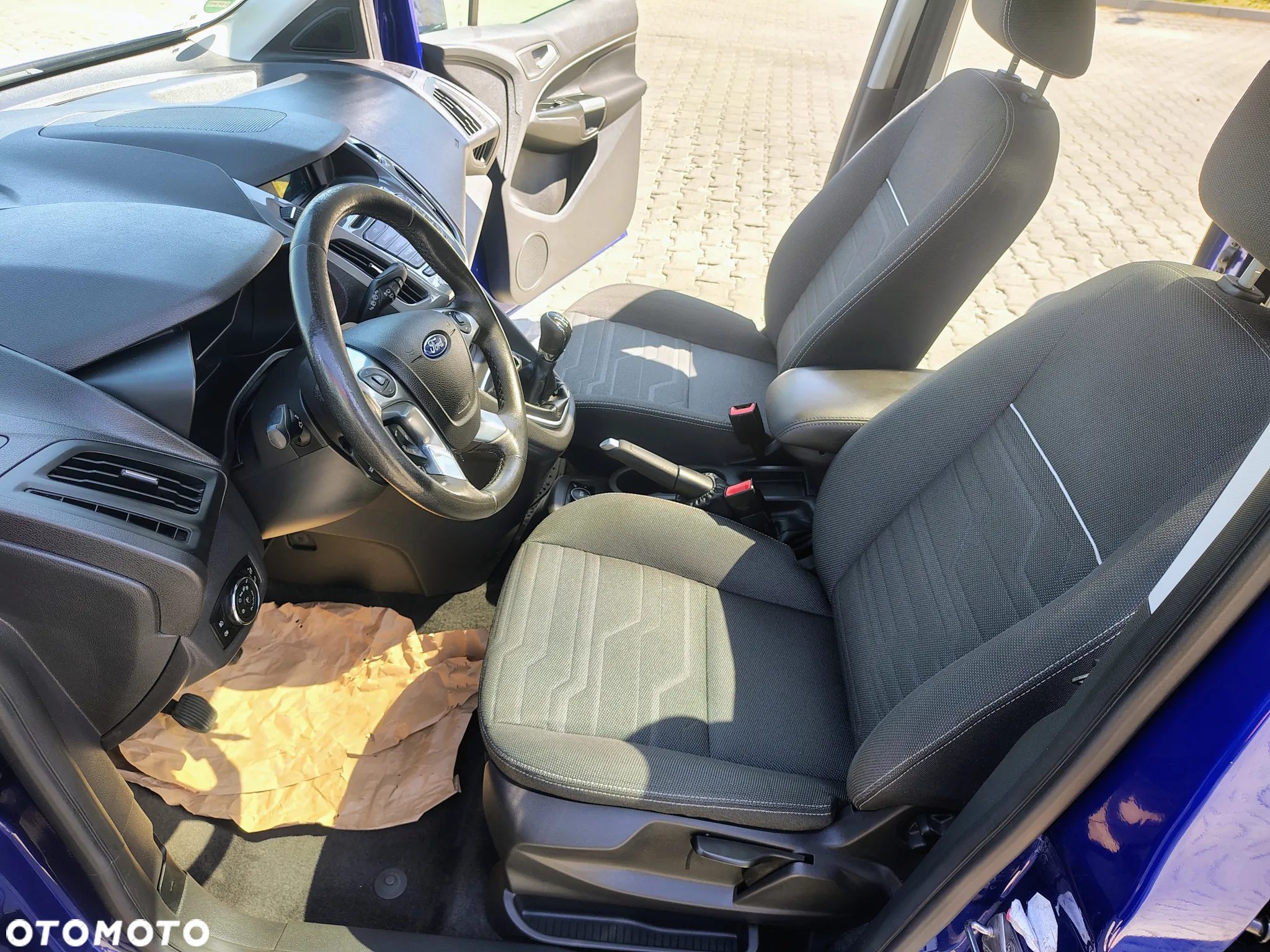 Ford Tourneo Connect Grand - 12