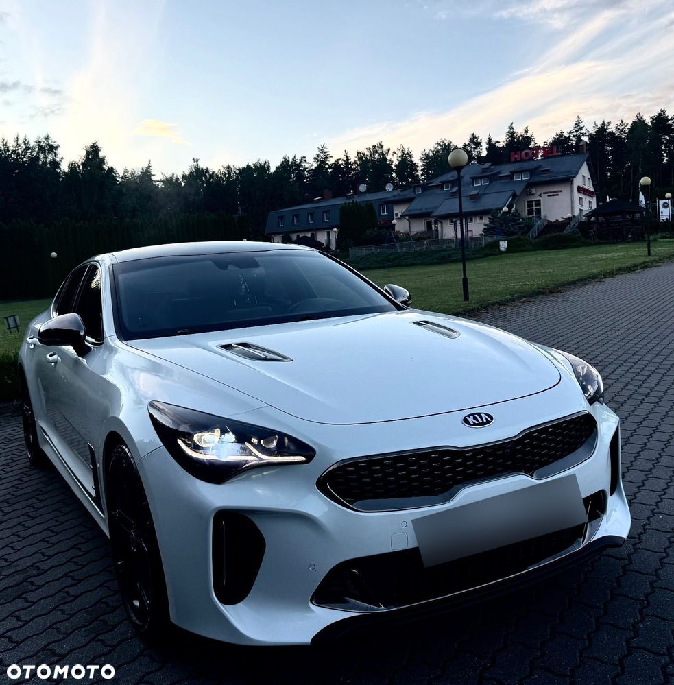 Kia Stinger - 2
