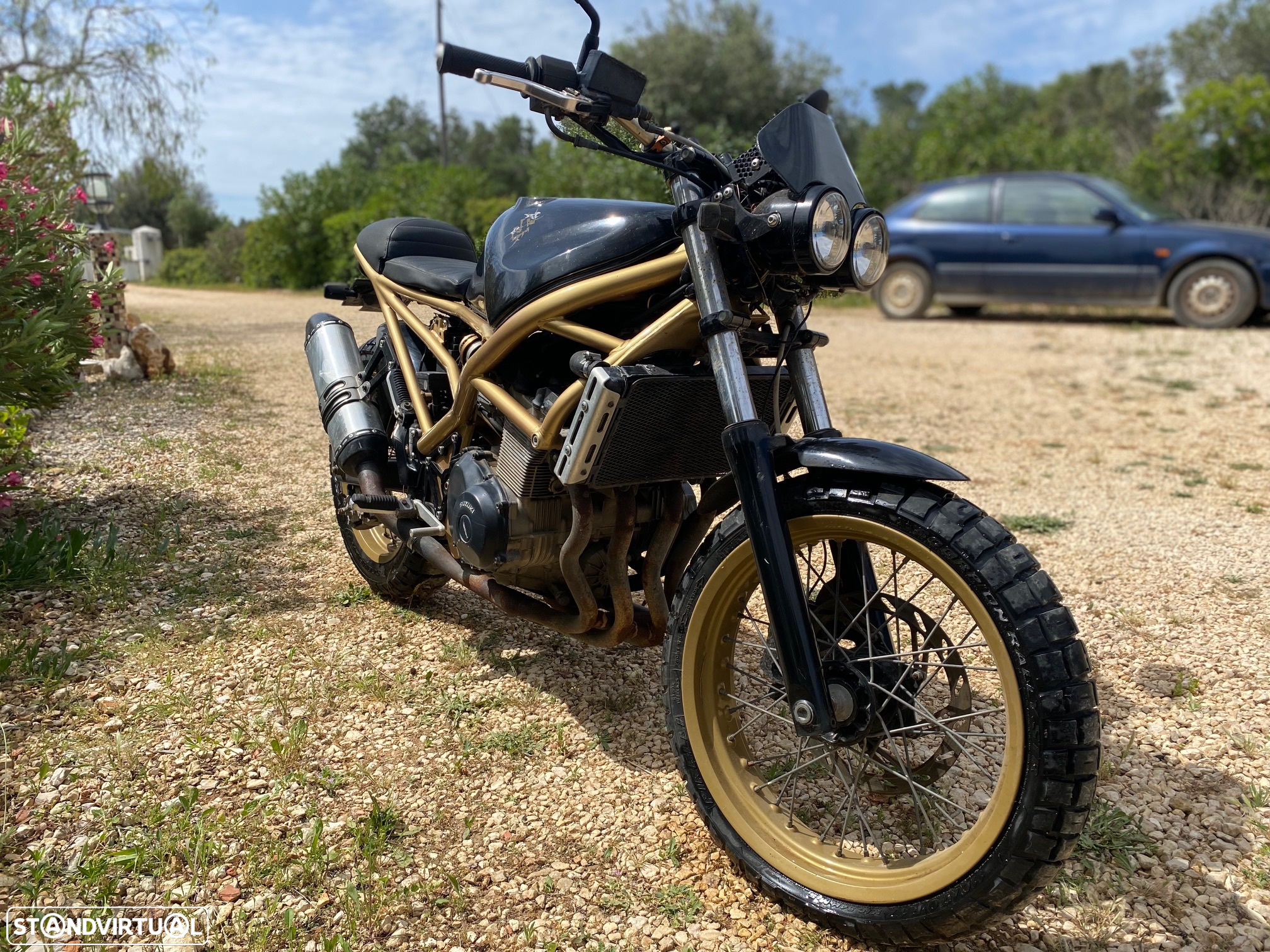 Suzuki GSF - 4