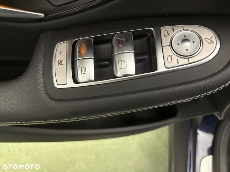 Mercedes-Benz GLC - 12