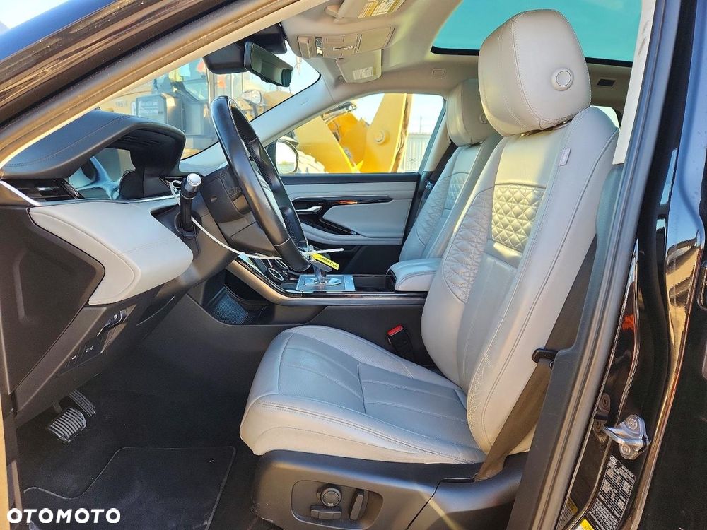 Land Rover Range Rover Evoque P300 R-Dynamic SE - 8