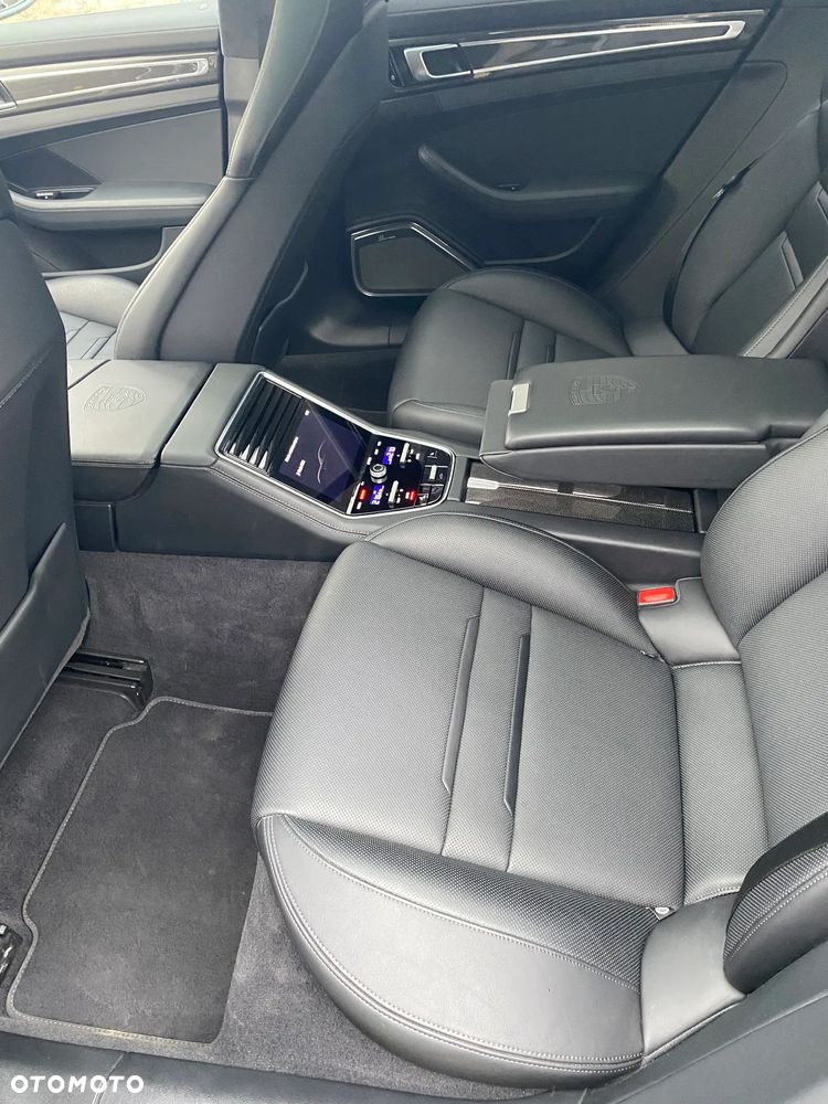 Porsche Panamera Turbo S - 8