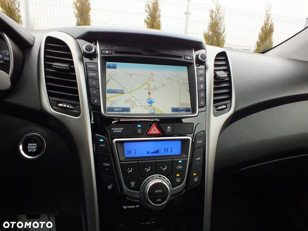 Hyundai i30 blue 1.6 GDI Passion - 10