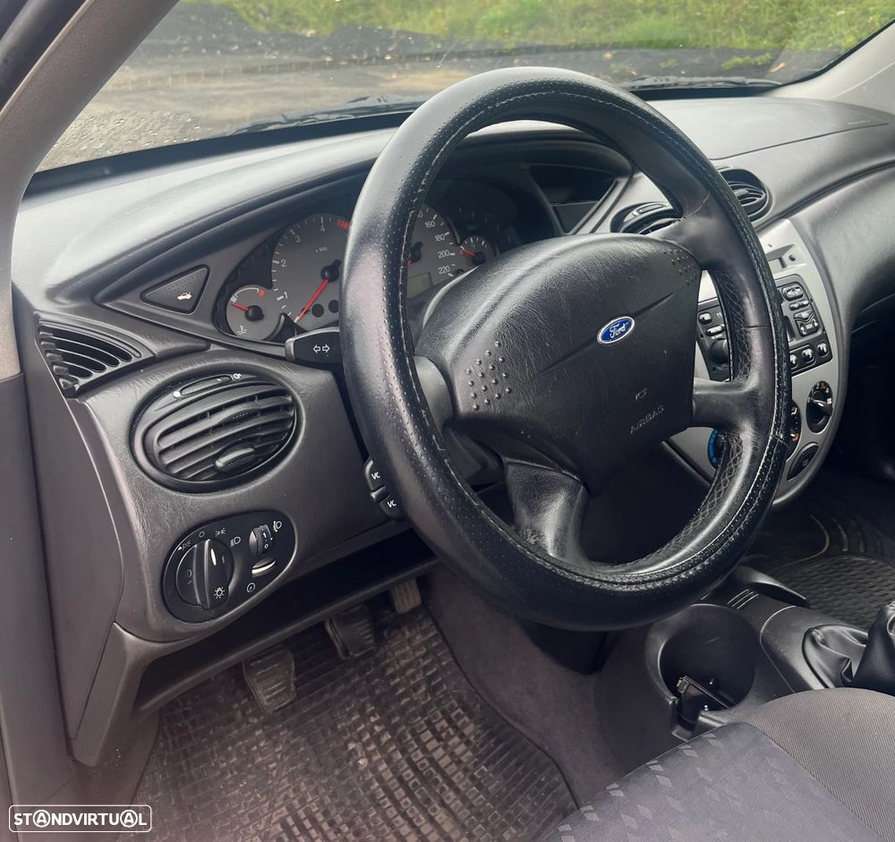 Ford Focus 1.8 TDdi Trend - 10