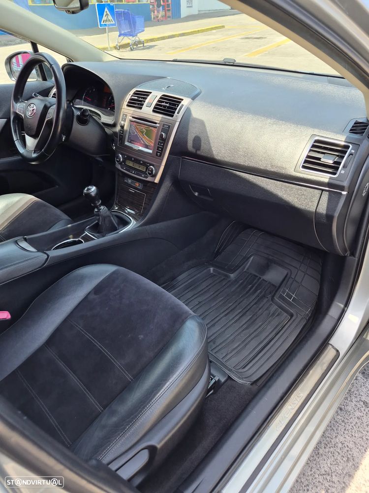 Toyota Avensis SW 2.0 D-4D Luxury+Navi - 20