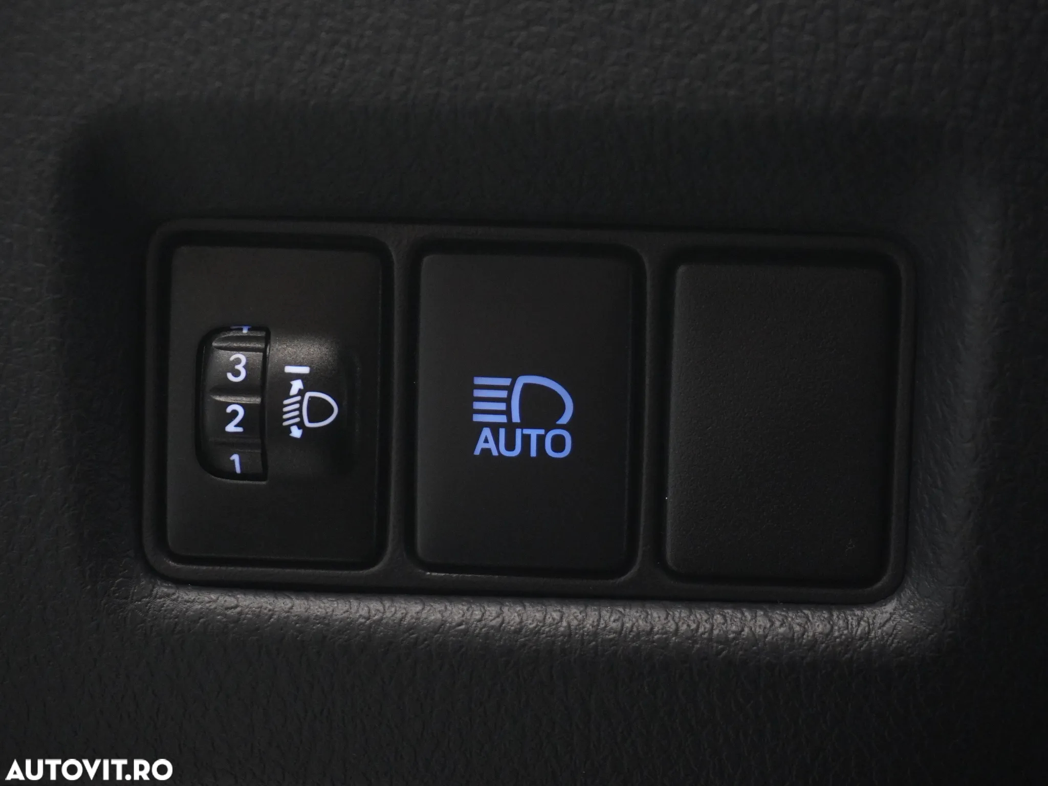 Toyota C-HR 1.8 HSD 4x2 CVT C-ult LED - 21