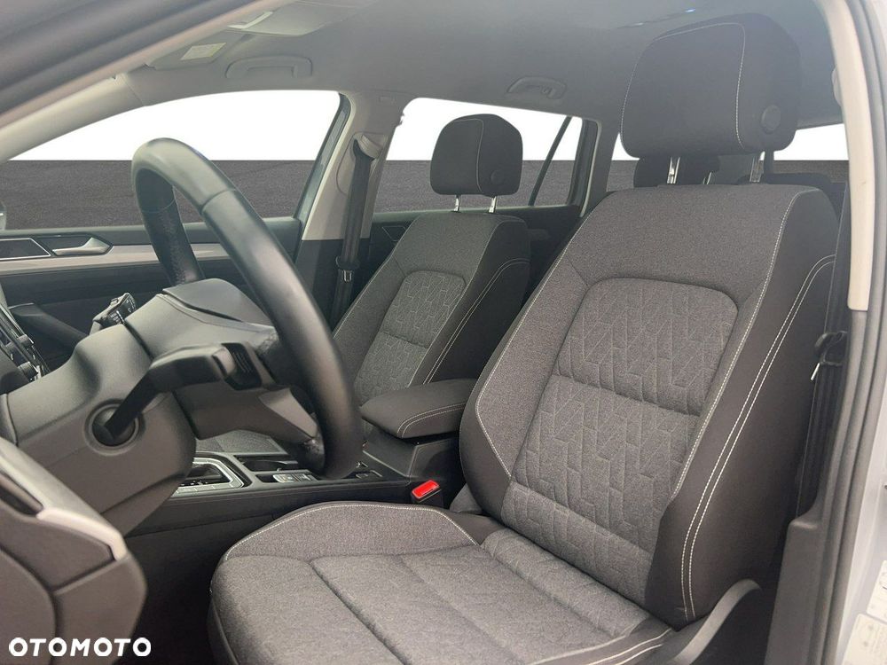 Volkswagen Passat - 16