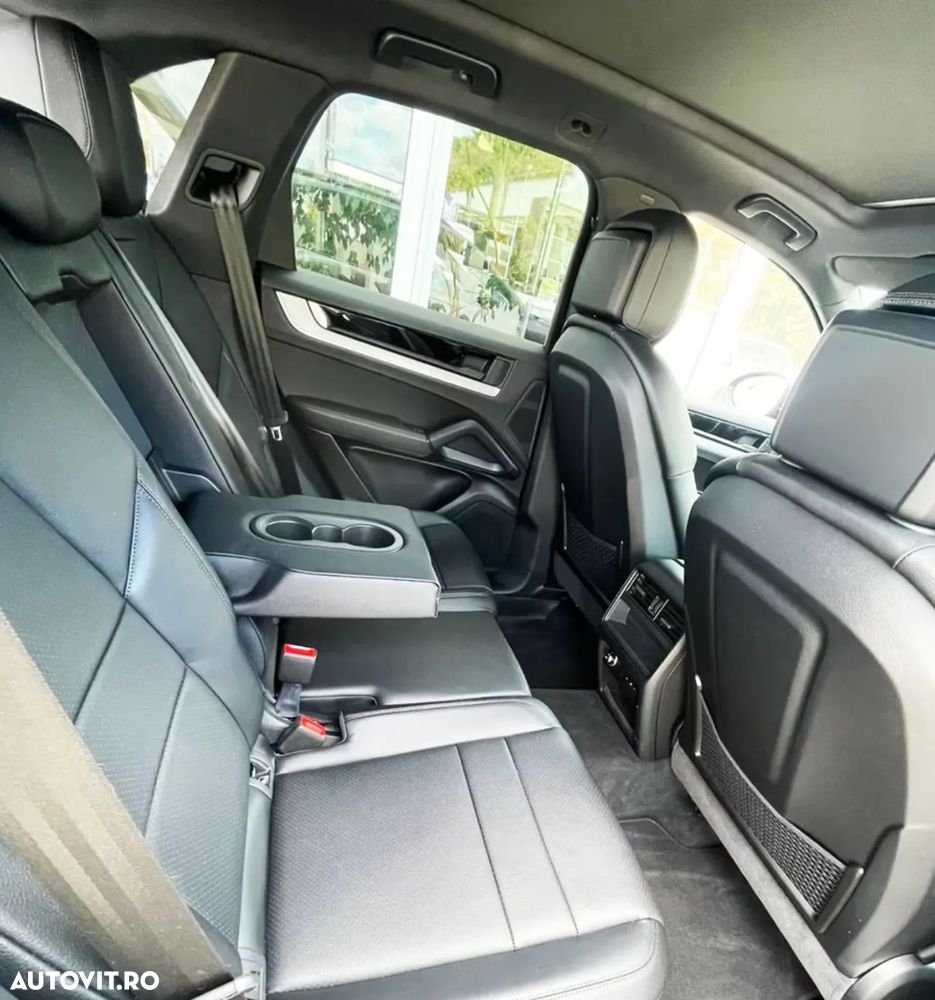 Porsche Cayenne - 6