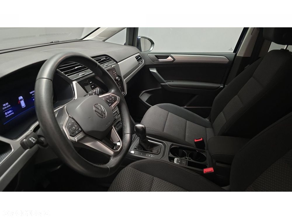 Volkswagen Touran - 29