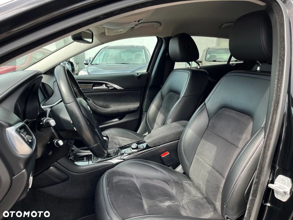 Infiniti Q30 - 20