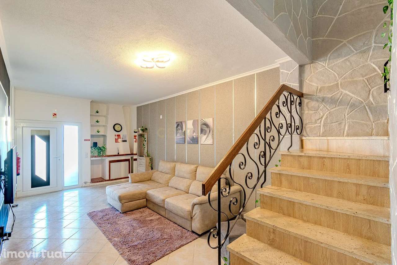 Moradia Geminada T2 no Centro de Ferreiras - Grande imagem: 2/23