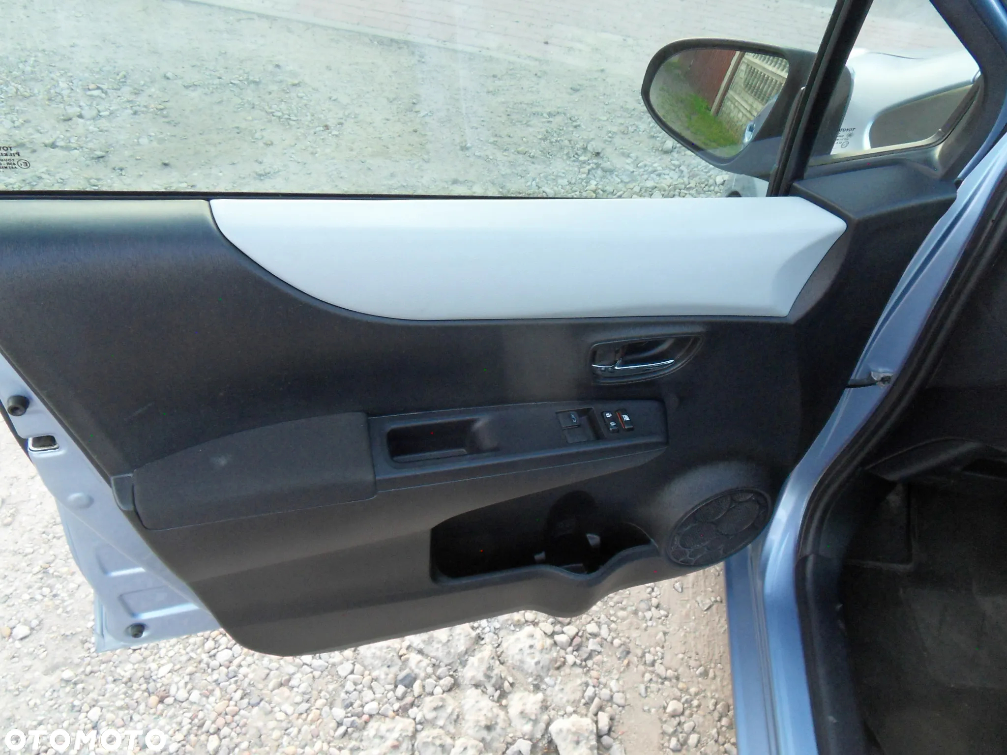 Toyota Yaris Hybrid 100 Premium - 14