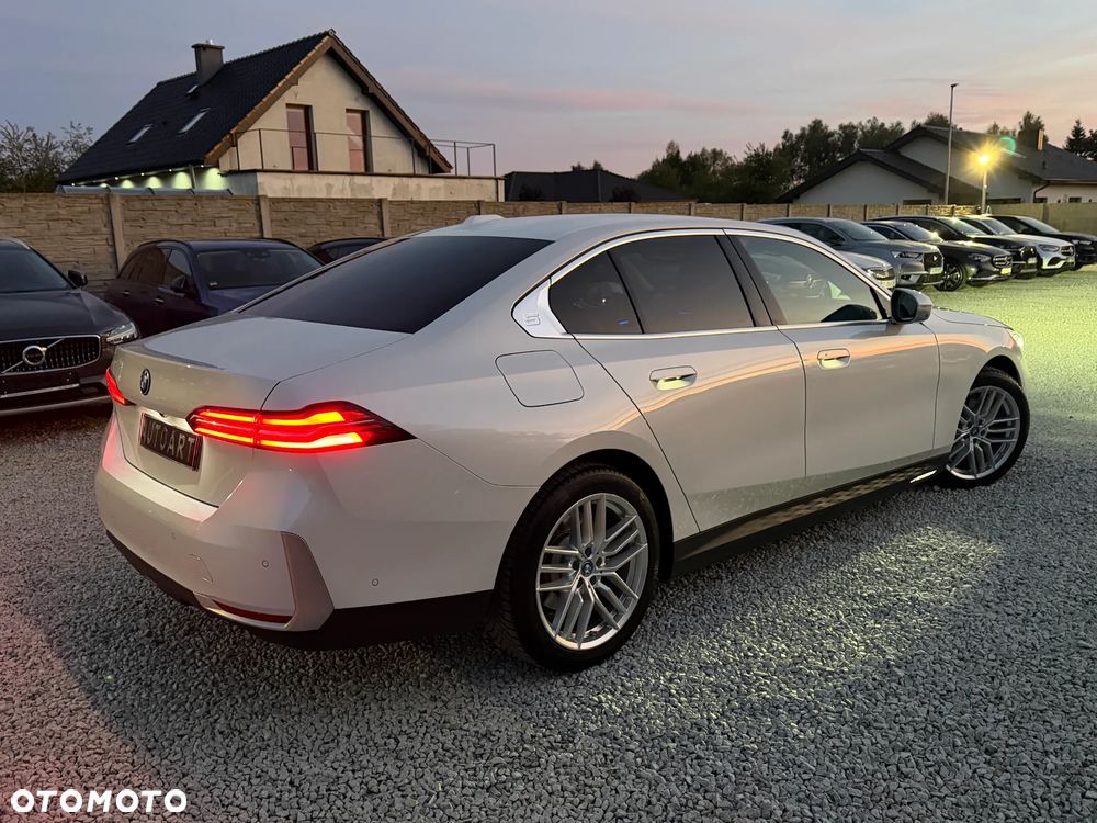 BMW Seria 5 530e xDrive - 17