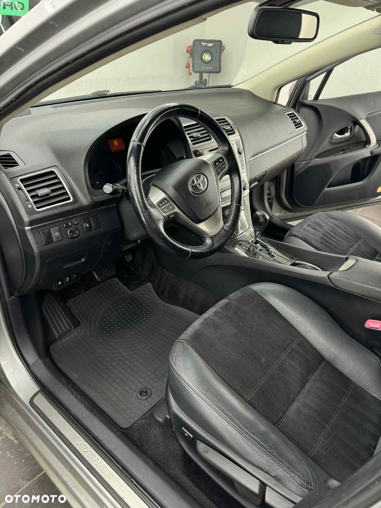 Toyota Avensis 2.2 D-CAT Premium - 16