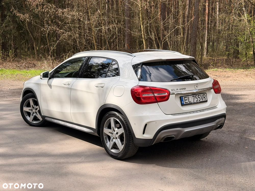 Mercedes-Benz GLA 200 7G-DCT AMG Line - 5