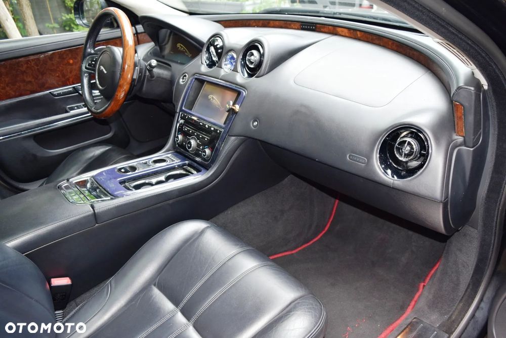 Jaguar XJ 3.0 D V6 Luxury - 20