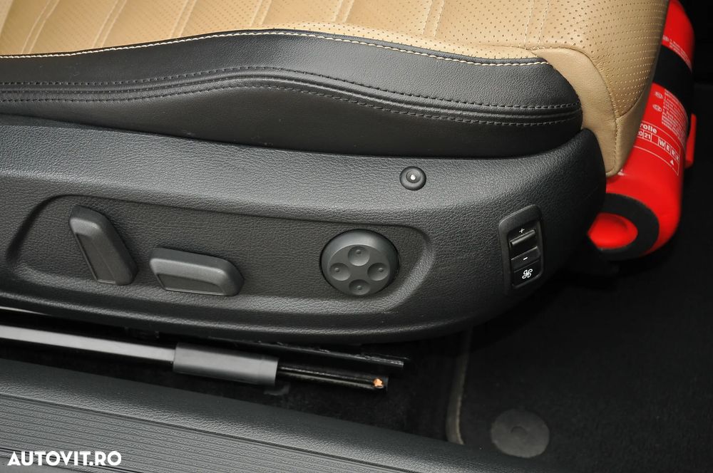 Volkswagen Passat CC 2.0 TDI DSG BMT - 31