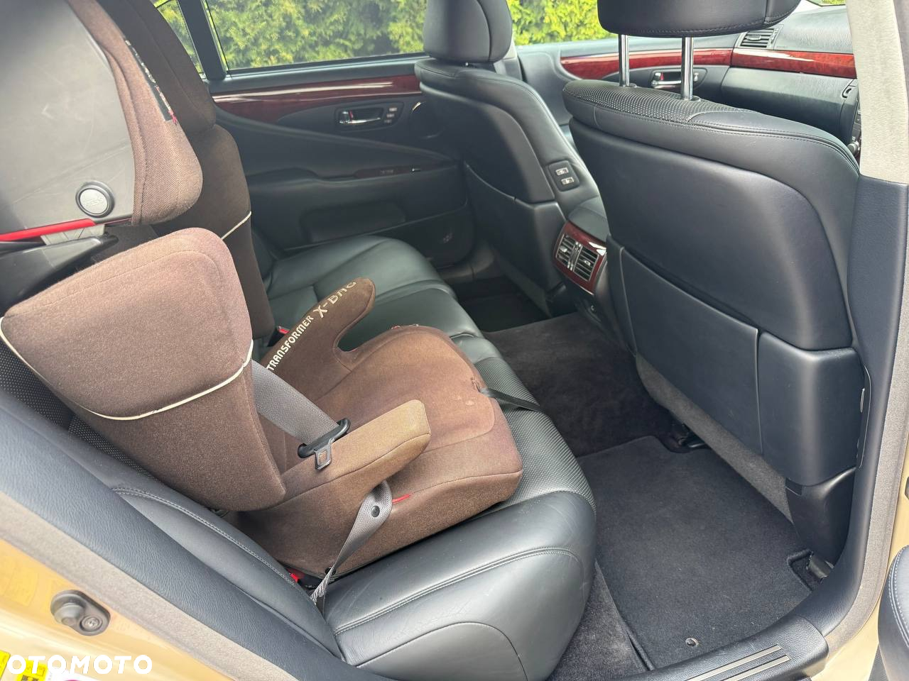 Lexus LS - 13