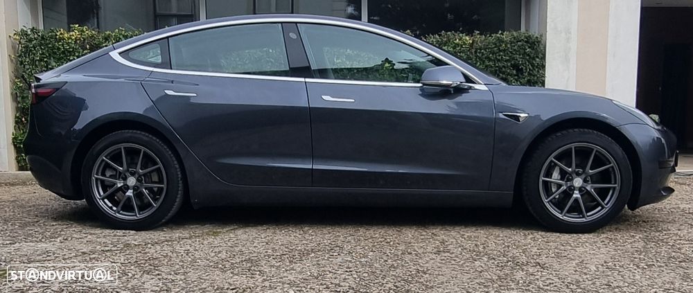 Tesla Model 3 Standard Range Plus RWD - 3
