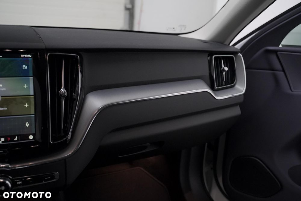 Volvo XC 60 B5 B AWD Core - 11