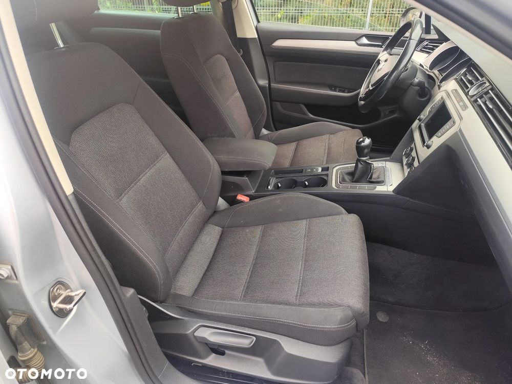 Volkswagen Passat Variant 2.0 TDI SCR Comfortline - 12