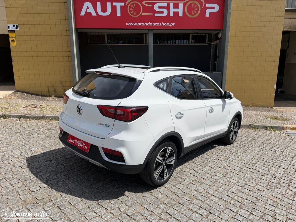 MG ZS - 11