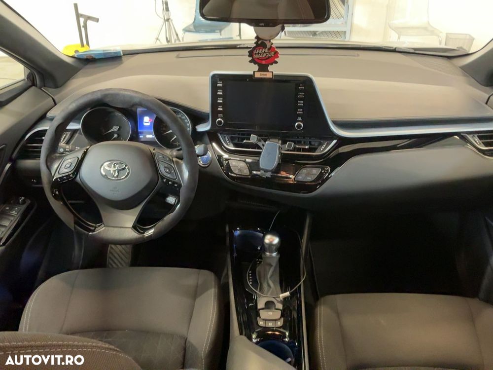 Toyota C-HR Hybrid Lounge - 4