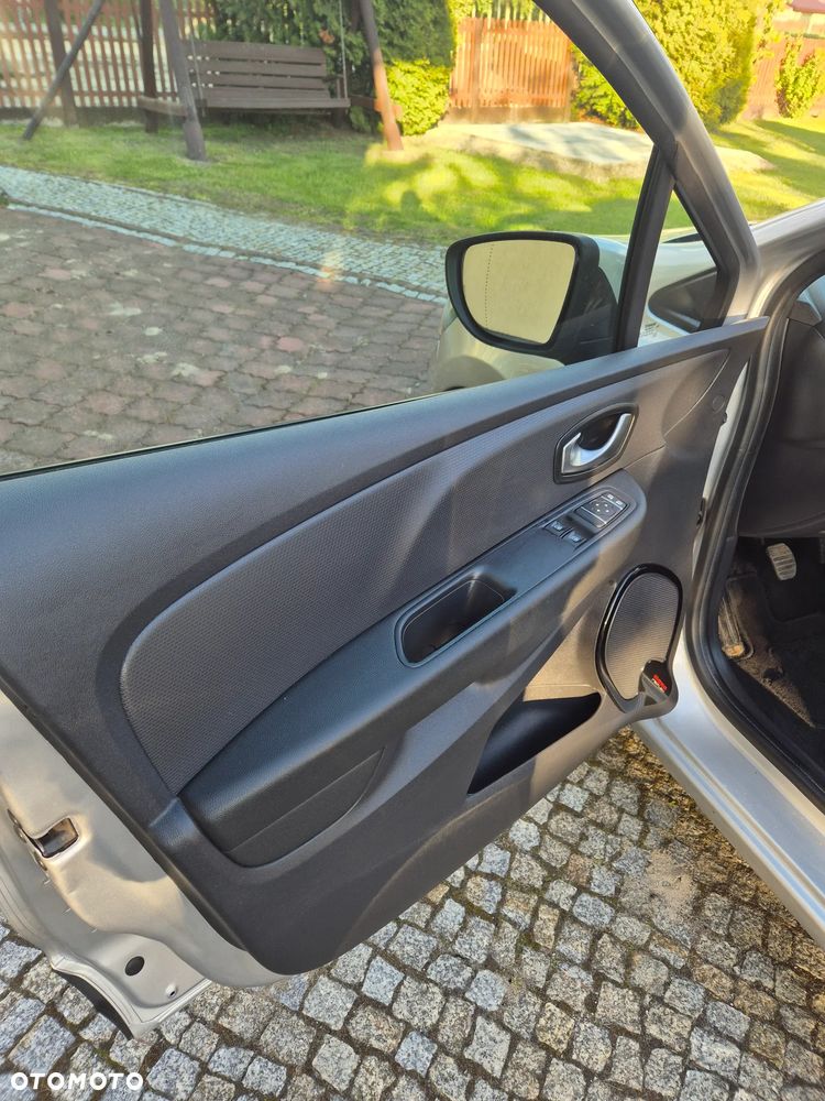 Renault Clio - 17