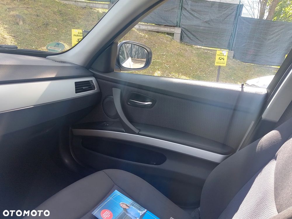 BMW Seria 3 318d DPF - 30