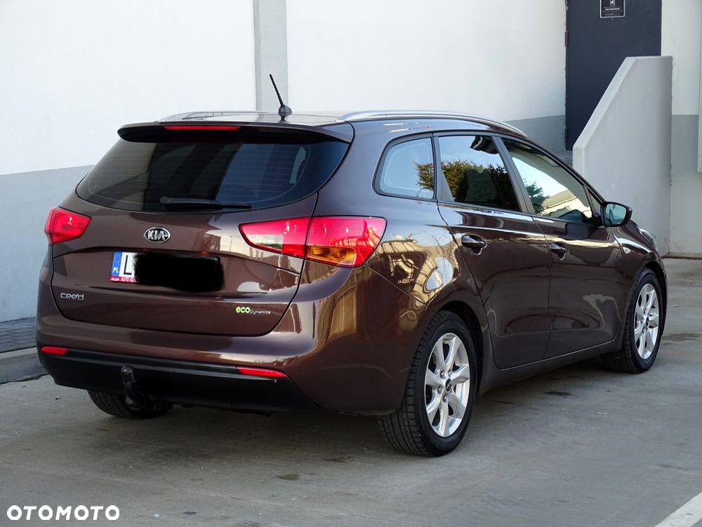 Kia Ceed 1.6 GDI Dream Team Edition - 6