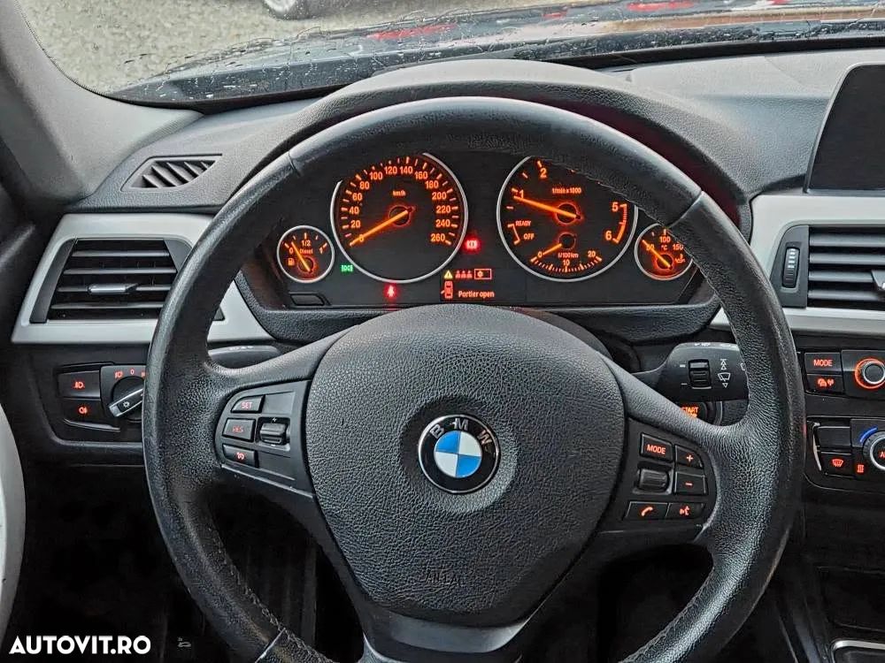 BMW Seria 3 318d Touring Blue Performance - 16