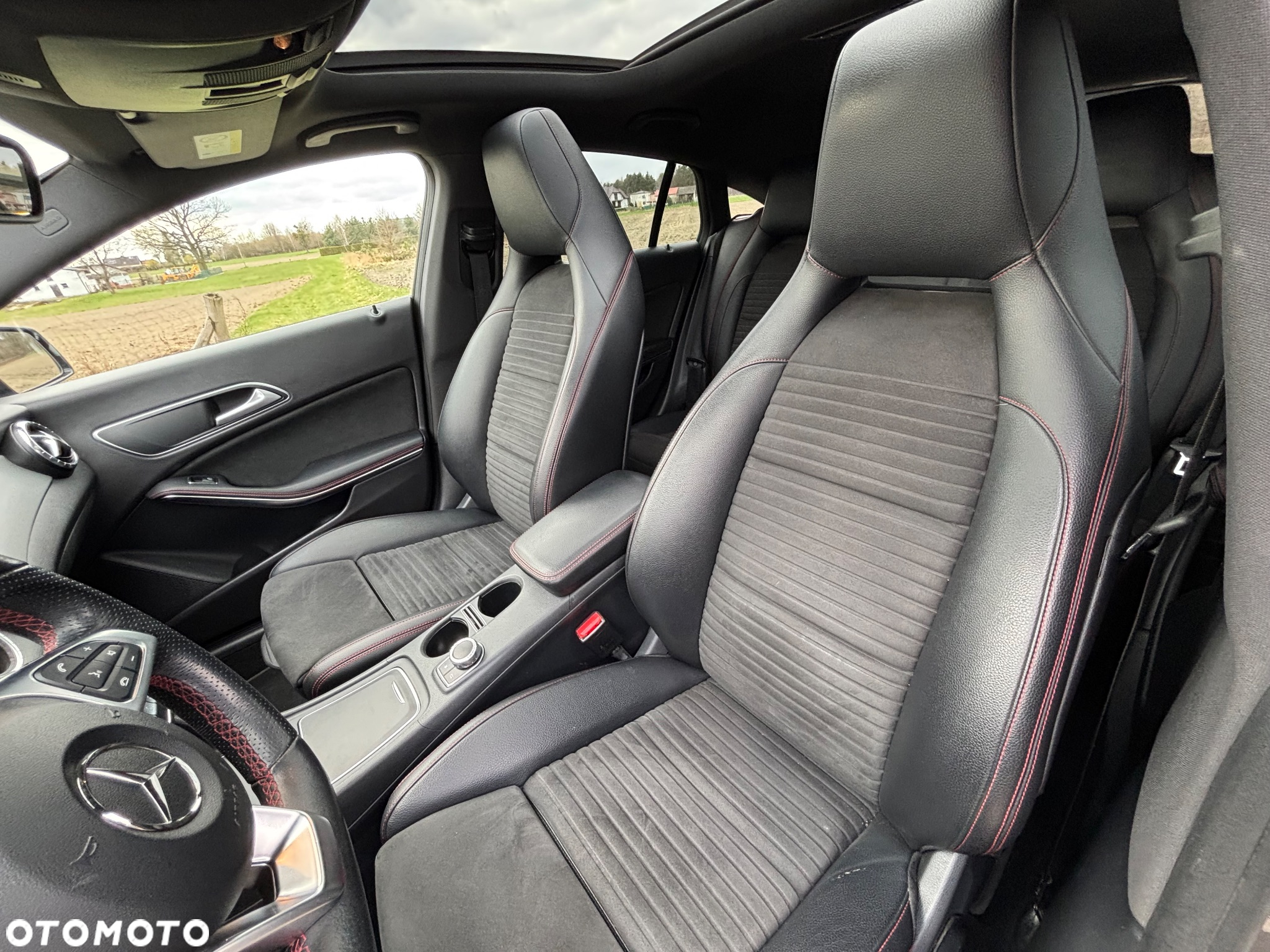 Mercedes-Benz CLA 180 7G-DCT - 34