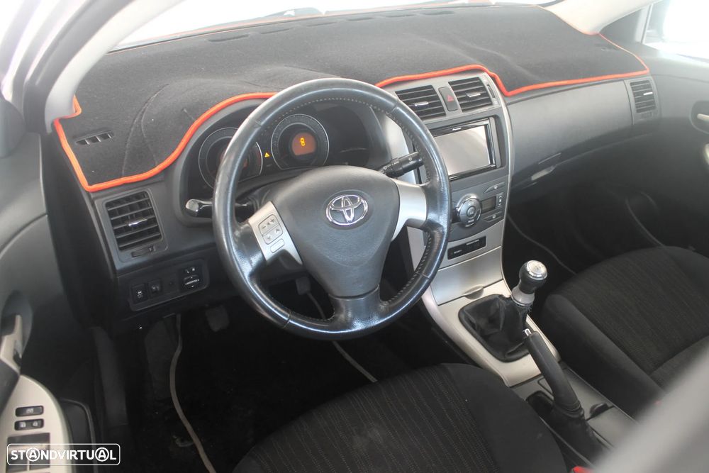 Toyota Corolla 1.4 D-4D - 7